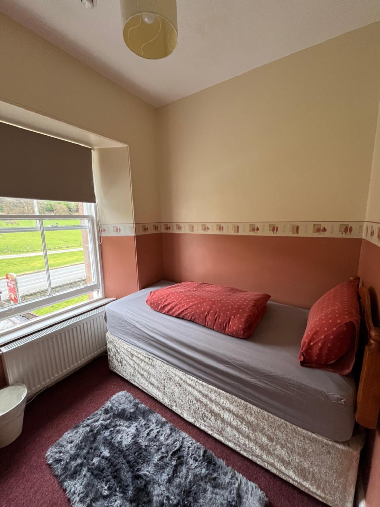 Great Glen Hostel 스핀브리지 외부 사진